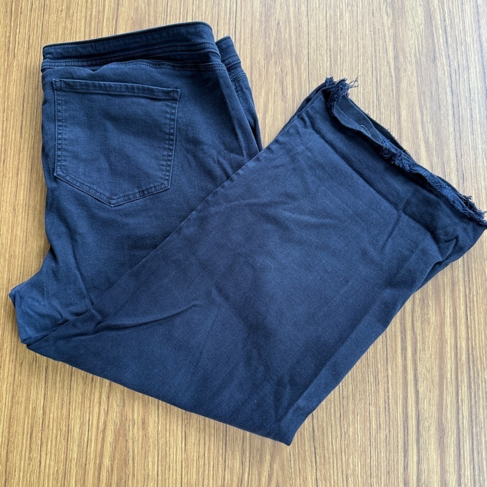 NYDJ Black Cropped Cutoff Button Fly Jeans – 20W - Picture 6 of 7